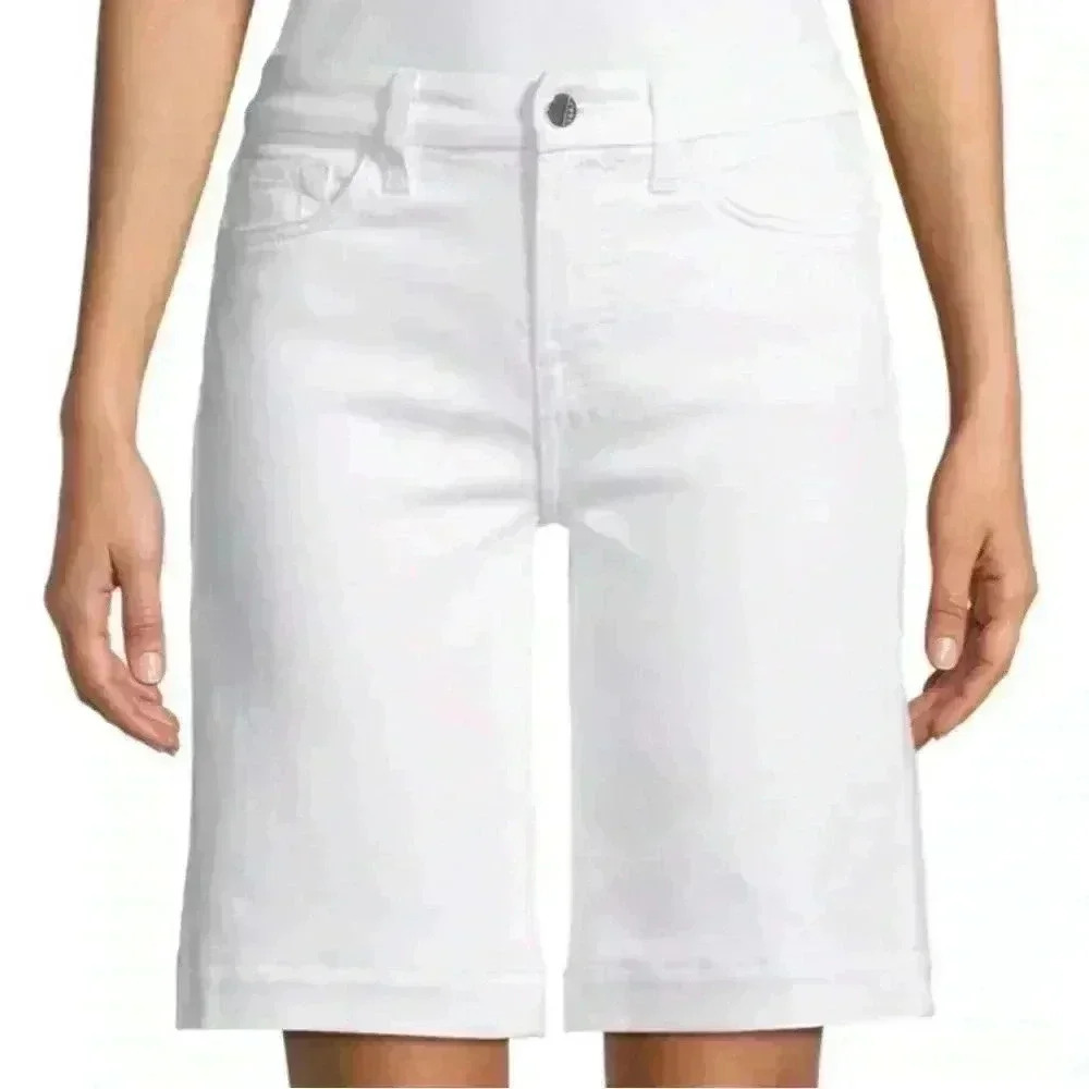 Jen7 Sculpting Bermuda Jean Shorts in White with Gold Buckle. Size 0. NWT!